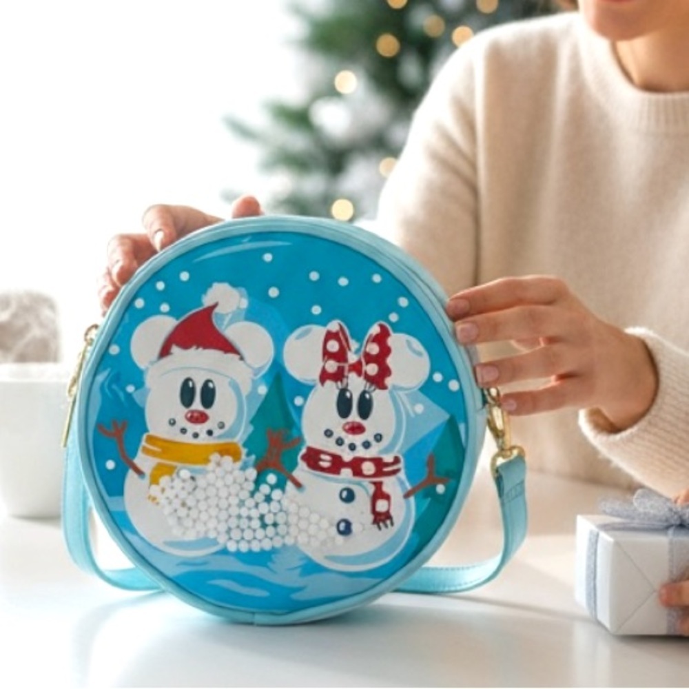 NWOT! Loungefly Disney Snowman Mickey and Minnie Mouse Snow Globe Crossbody Bag.